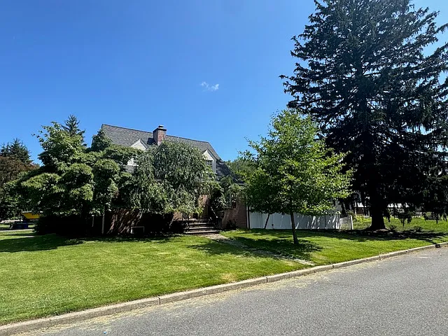 57 Eckerson Ave — Photo 3