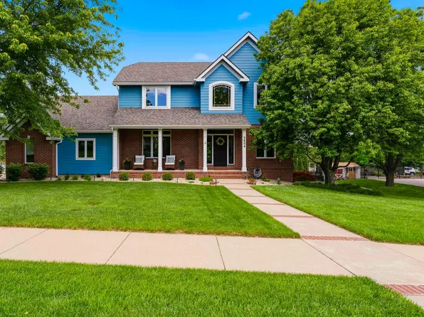 3804 Stratford Dr, Manhattan, KS 66503