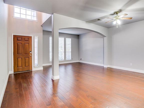 4th image of 903 Harwood Ct