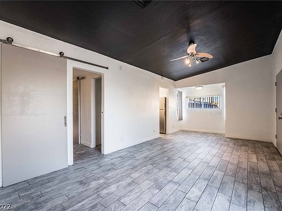 4th image of 1412 E Carson Ave #1412