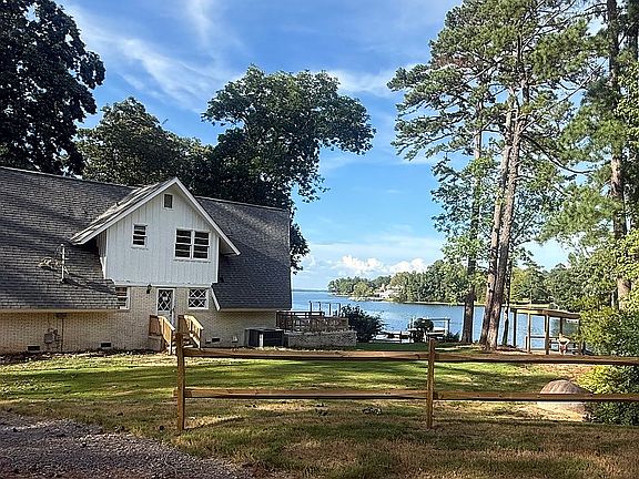4th image of 2250 Beechcreek Rd