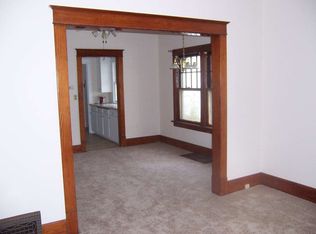 308 8th St, Silvis, IL 61282