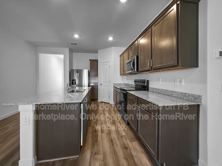 1116 W West Virginia Ave — Photo 5
