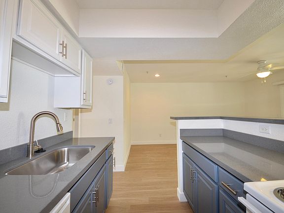5th image of 4308 N Longview Ave APT 209