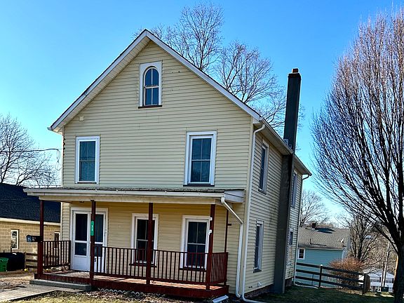 3rd image of 25 2nd St #25