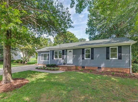 2nd image of 217 Stoneybrook Dr