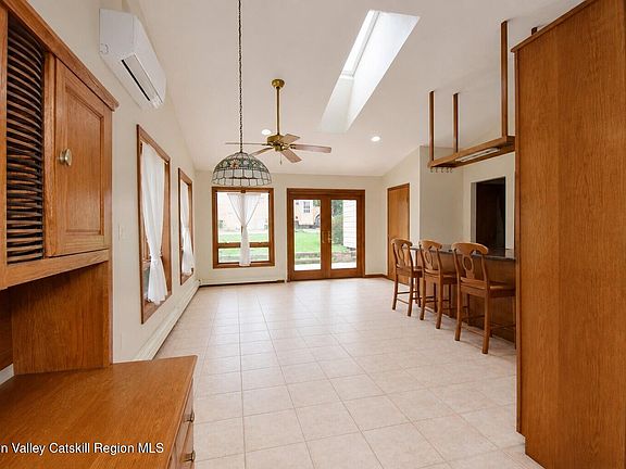 4th image of 112 Glen Street