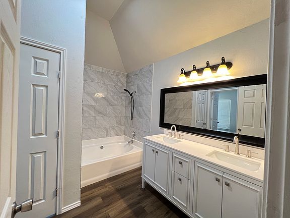 3rd image of 7412 Emerywood Ln