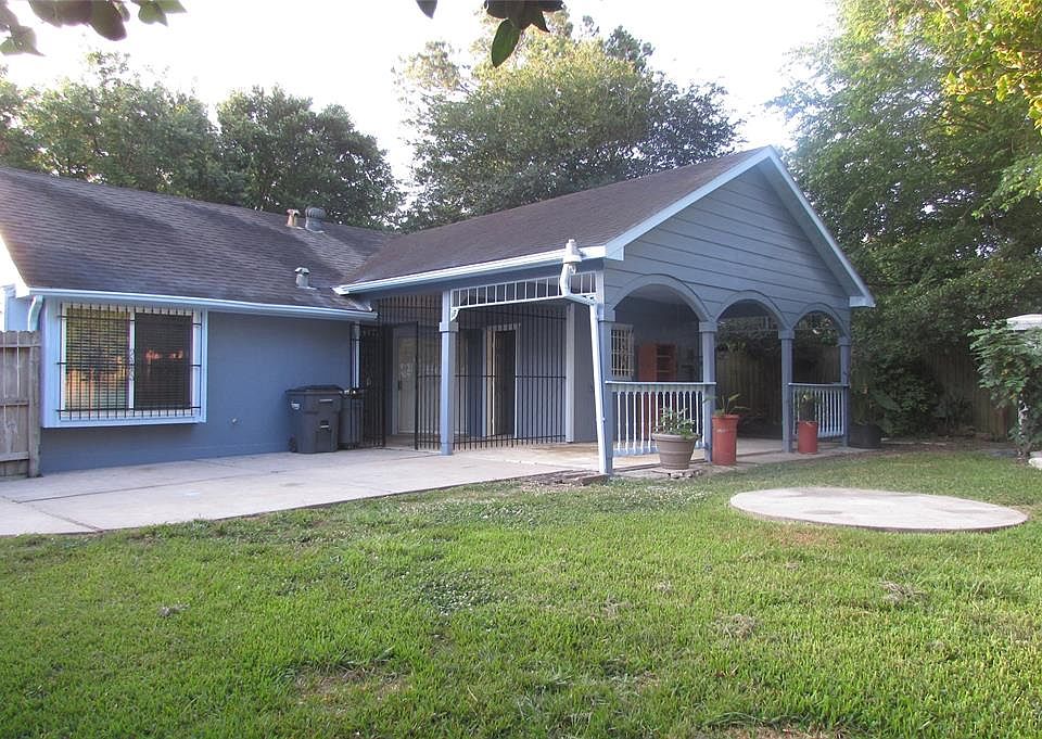 1st image of 12343 Kingslake Forest Dr