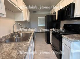 3220 E Monte Vista Dr