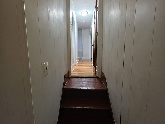 2nd image of 214 Maple Ave #2L