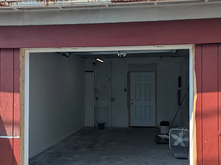 Single bay garage