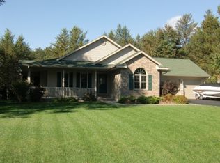 2245 Meadowood Dr, Kronenwetter, WI 54455