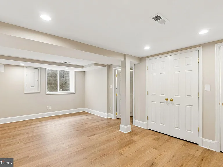 418 Murdock Rd — Photo 33