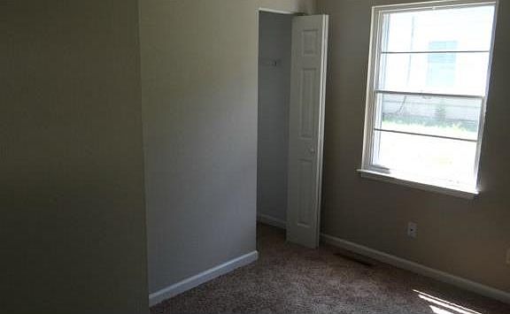 3rd image of 4733 Hagemann St