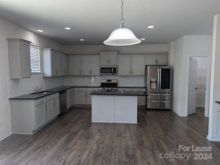 116 Gray Willow St — Photo 1