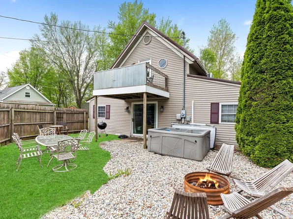 8653 Little Paw Paw Ave, Watervliet, MI 49098
