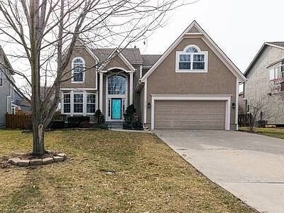 15981 W 159th Ter, Olathe, KS, 66062