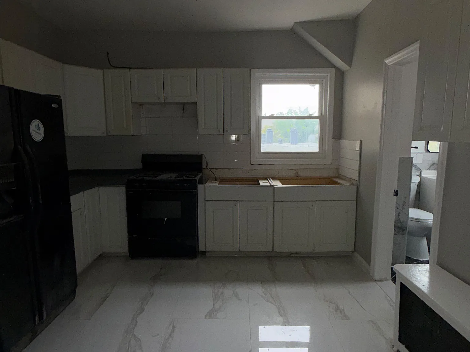 3 bed, $2,200 — Photo 3