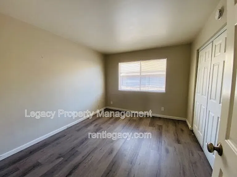 2318 Church Ave #8 — Photo 14