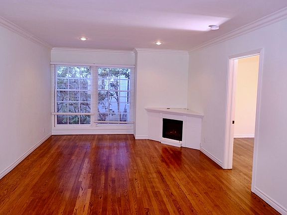 4th image of 1701 Stearns Dr APT 2