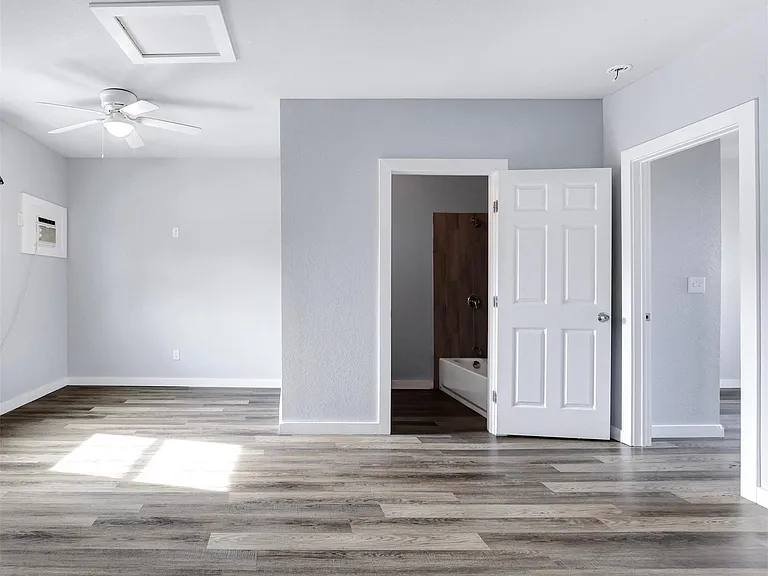 438 S San Joaquin Ave #1 — Photo 4