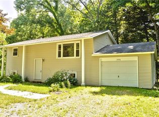 7496 Saulsbury Rd, Tully, NY 13159