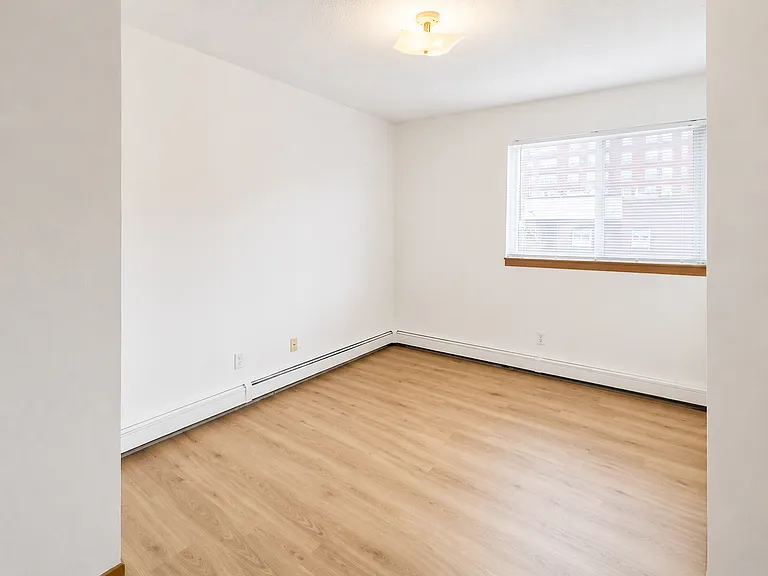 315 4th Ave S #206 — Photo 9