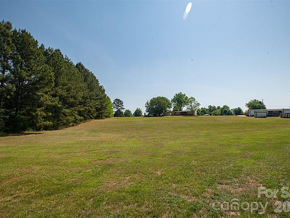 4th image of 2462 & 2464 Leonhardt Rd