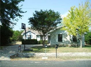 1913 Londonderry Dr, Leander, TX 78641