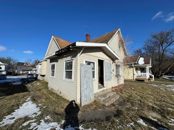 1322 E Jackson St, Muncie, IN 47305