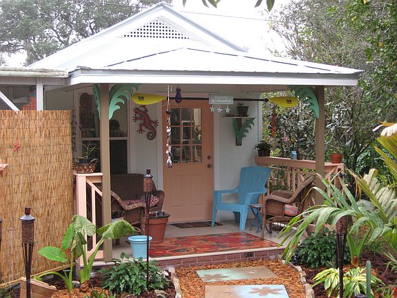 Art studio/storage building