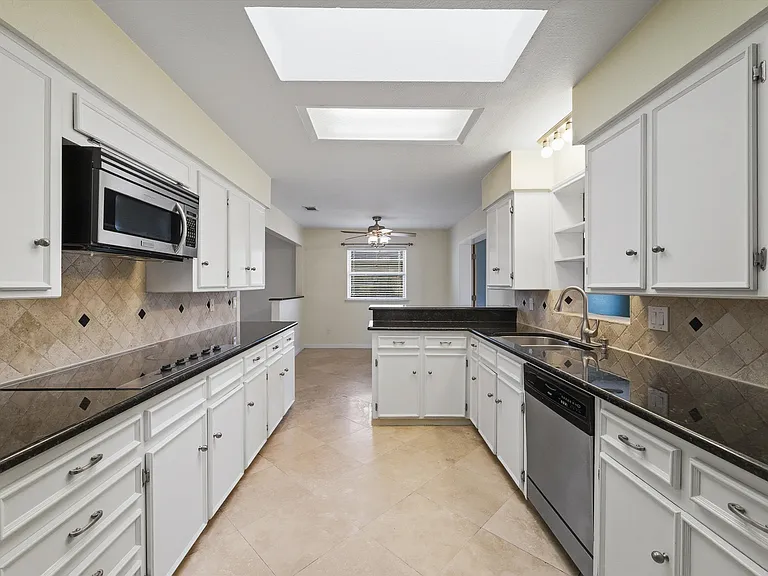 322 N Greenstone Ln — Photo 12