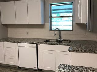 124 W 5th St, Deer Park, TX 77536