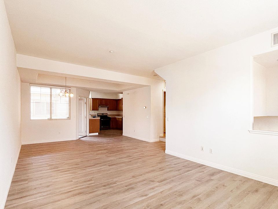 1st image of 1952 Annandale Way
