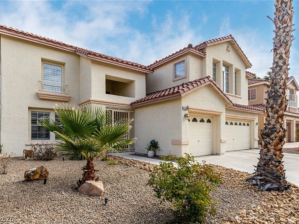 1st image of 1708 Desert Fort St