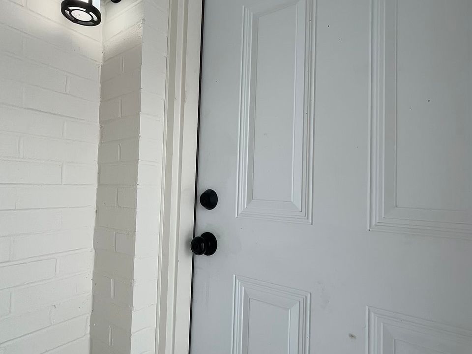 1st image of 71 Knollwood Dr