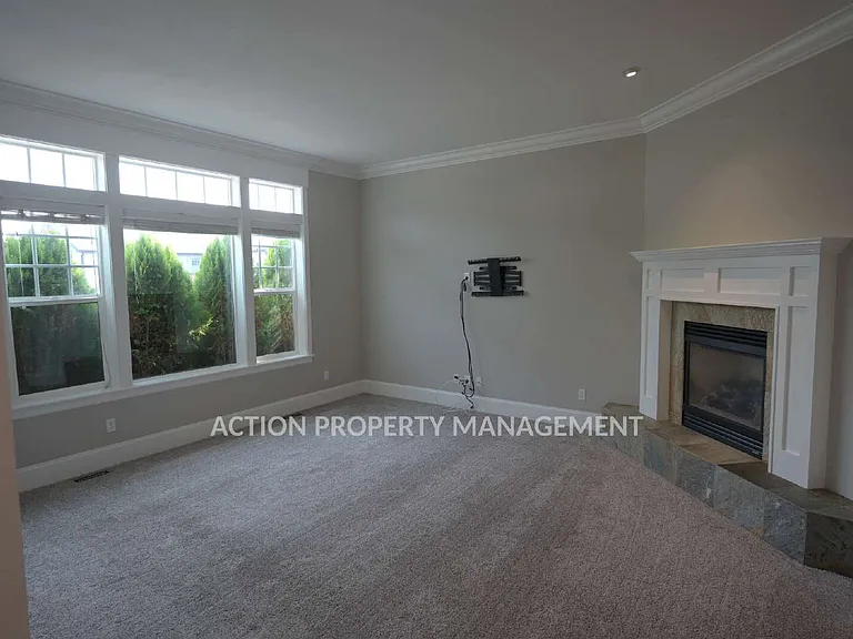 103 E Cobblestone Ln — Photo 10