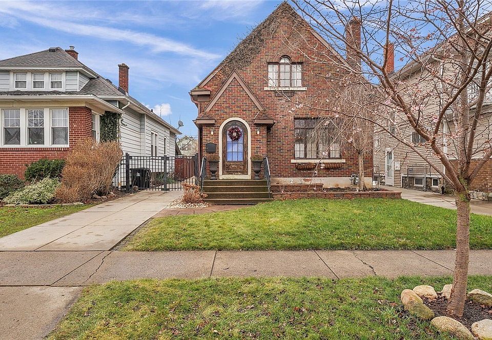 1st image of 276 Tremont Ave