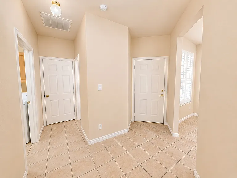 9929 Dryden Ln — Photo 8