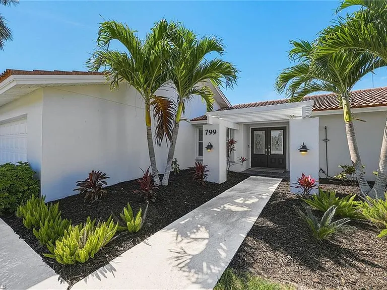 799 Caribbean Ct — Photo 2