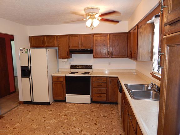2nd image of 3702 Baymeadow Dr