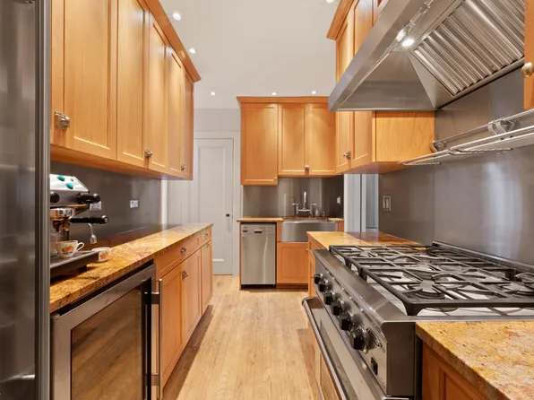 125 East 63rd Street image 5 of 10