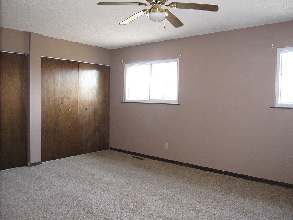 2nd image of 4853 Grenwich Way N