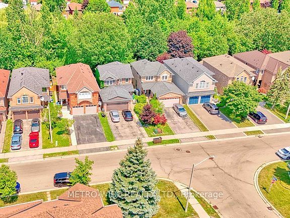 2nd image of 3706 Forest Bluff Cres