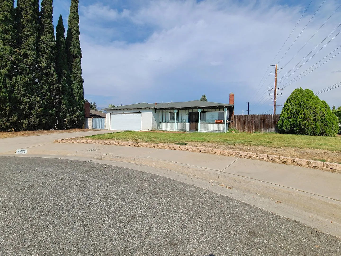 Single-Story 3-Bedroom Redlands Home On a Cul-de-Sac! — Photo 1