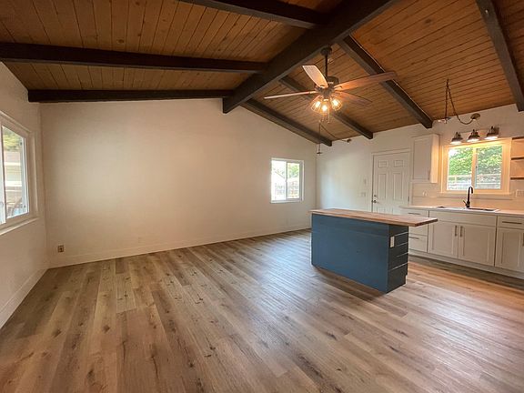 3rd image of 2391 Campbell St #C