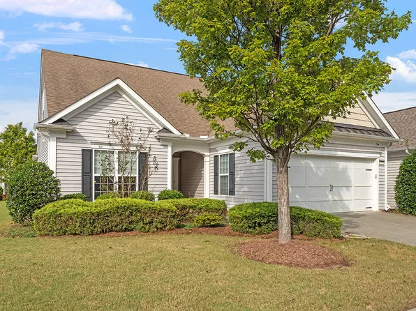 616 Lipford Dr, Cary, NC 27519