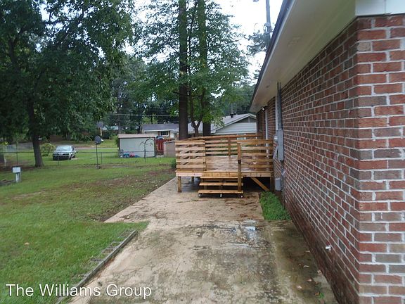 3rd image of 256 Brewster Dr