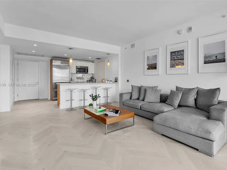 1300 Brickell Bay Dr #3408